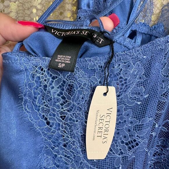 Victorias Secret Periwinkle Blue Satin Lace Strappy Back Slip Top Small NWT - Picture 5 of 5